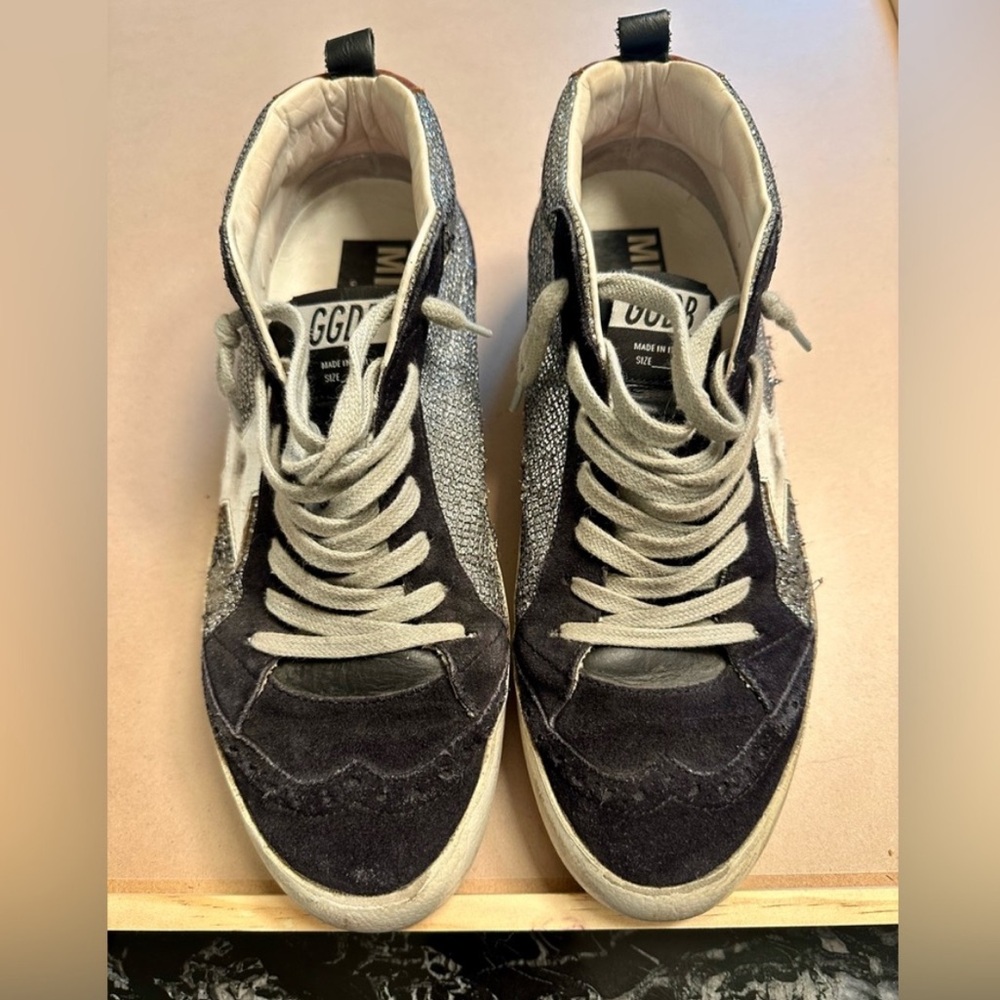 Golden goose high-top sneakers size 8 In great conditions!